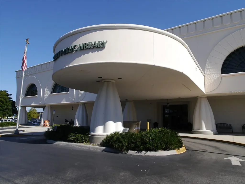 512 Laurel Park Drive Sarasota FL 34236