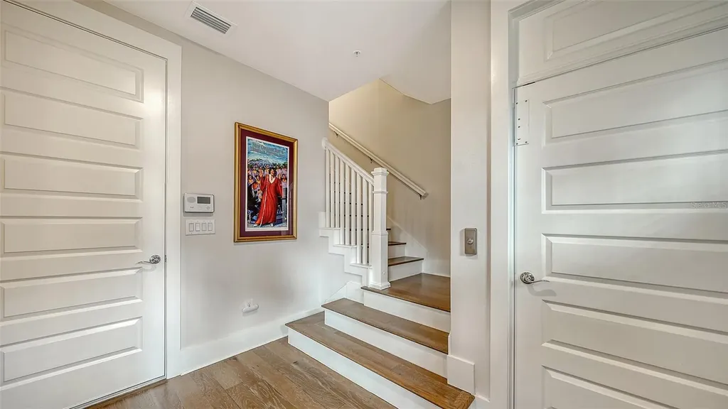 512 Laurel Park Drive Sarasota FL 34236
