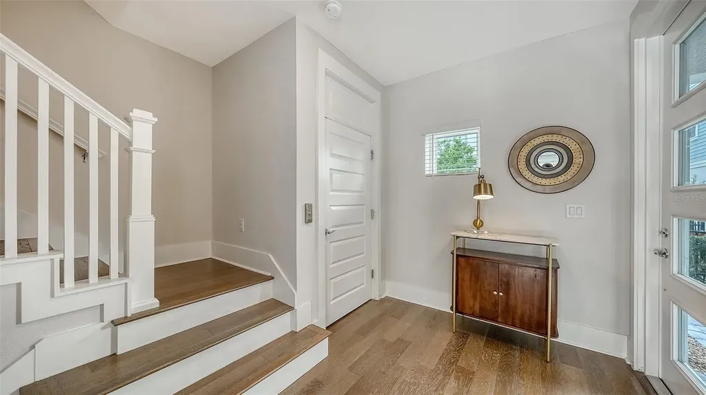 512 Laurel Park Drive Sarasota FL 34236