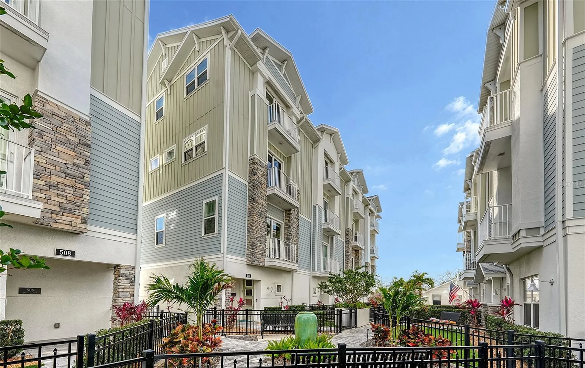 512 Laurel Park Drive Sarasota FL 34236
