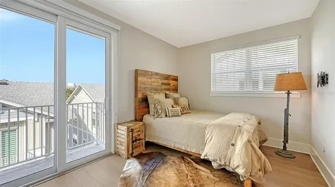 512 Laurel Park Drive Sarasota FL 34236