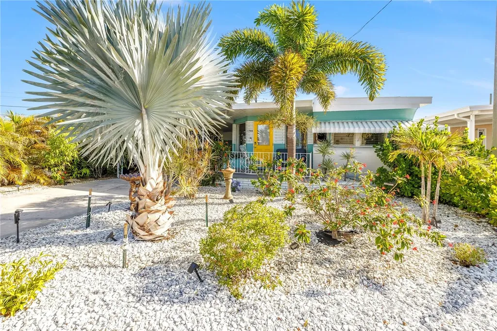 1703 Minnesota Avenue Bradenton FL 34207