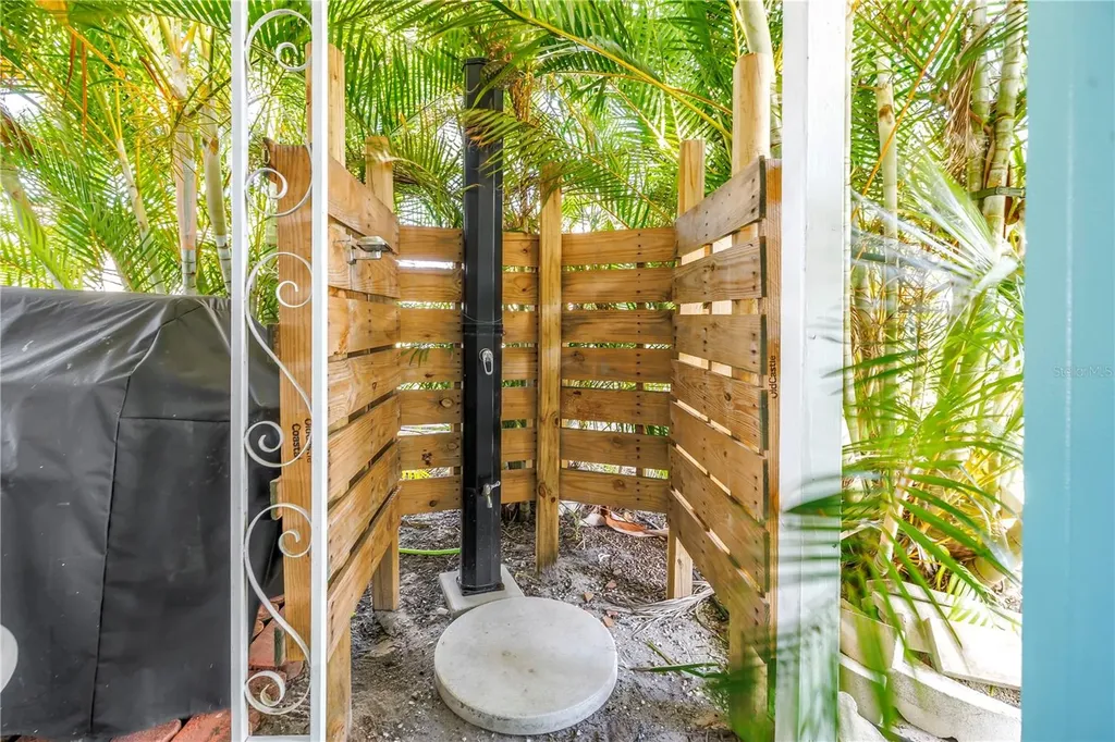 1703 Minnesota Avenue Bradenton FL 34207
