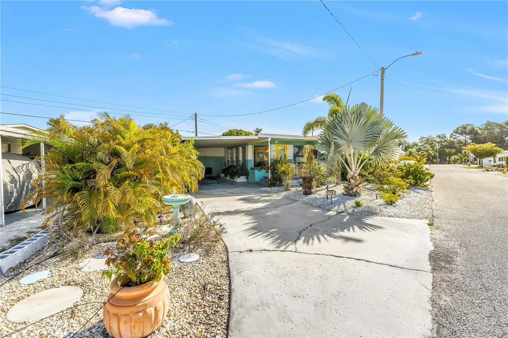 1703 Minnesota Avenue Bradenton FL 34207