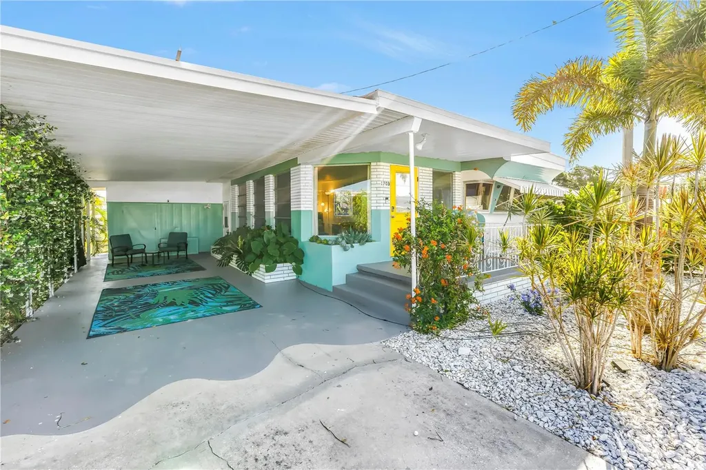1703 Minnesota Avenue Bradenton FL 34207