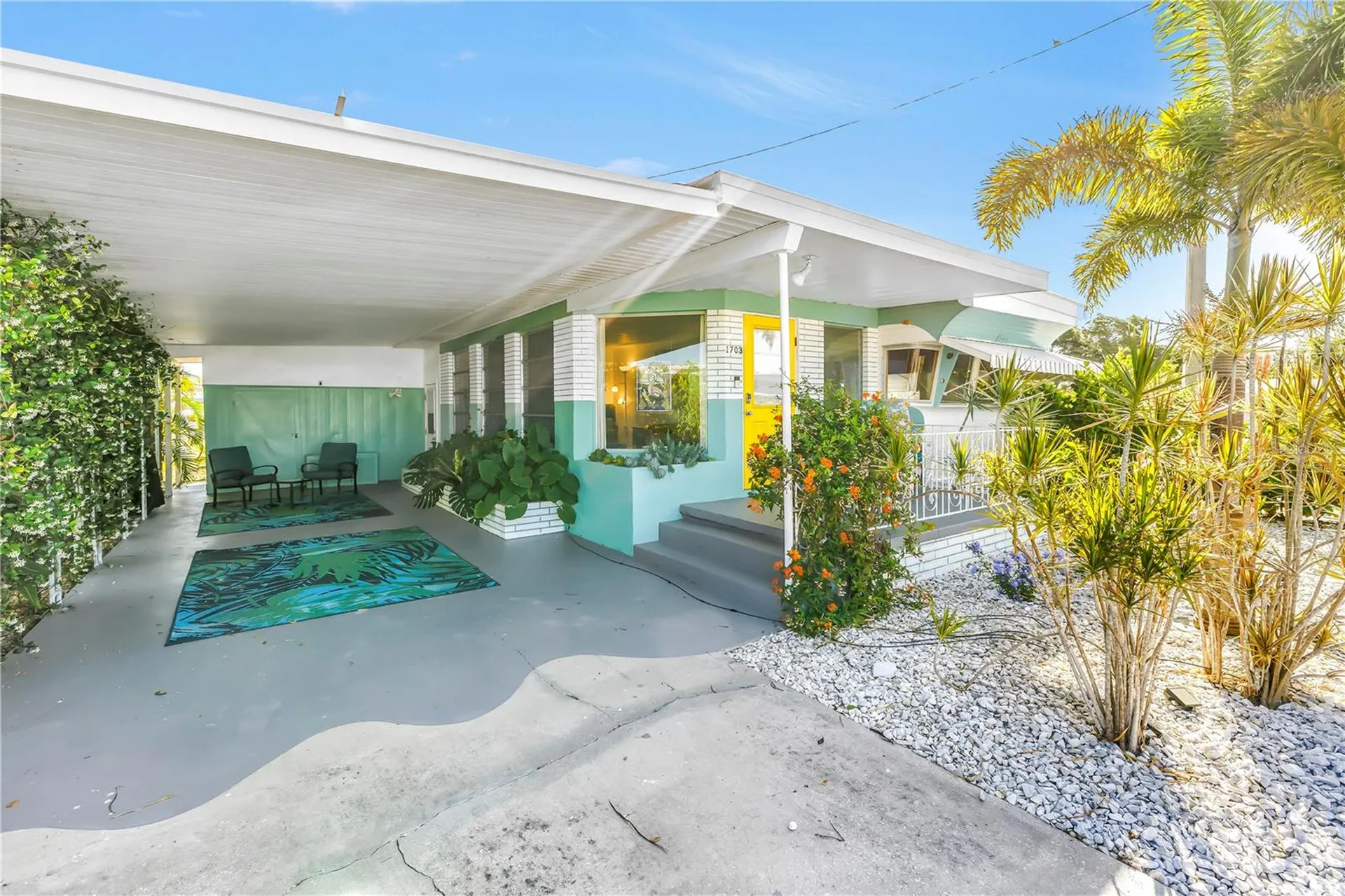 1703 Minnesota Avenue Bradenton FL 34207