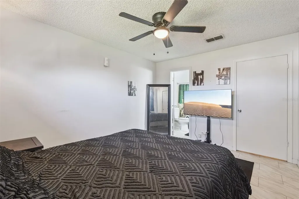 6924 Woodlake Orlando FL 32810