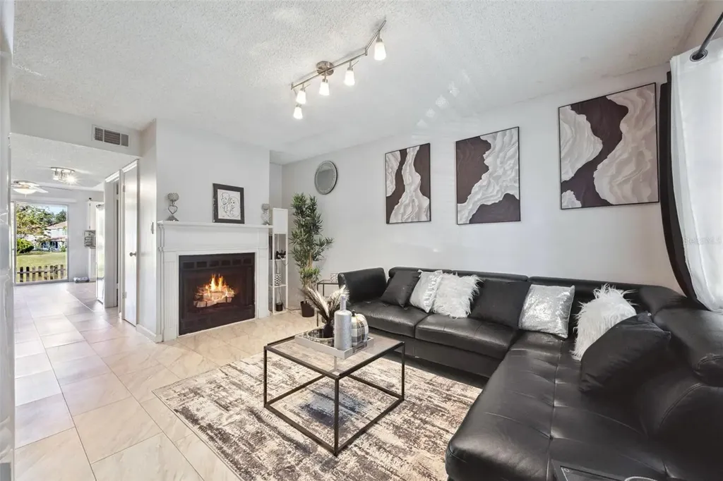 6924 Woodlake Orlando FL 32810