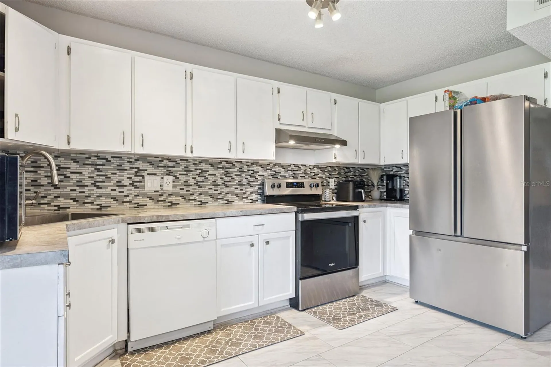6924 Woodlake Orlando FL 32810