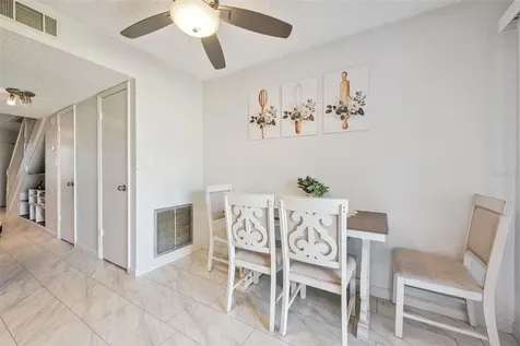 6924 Woodlake Orlando FL 32810