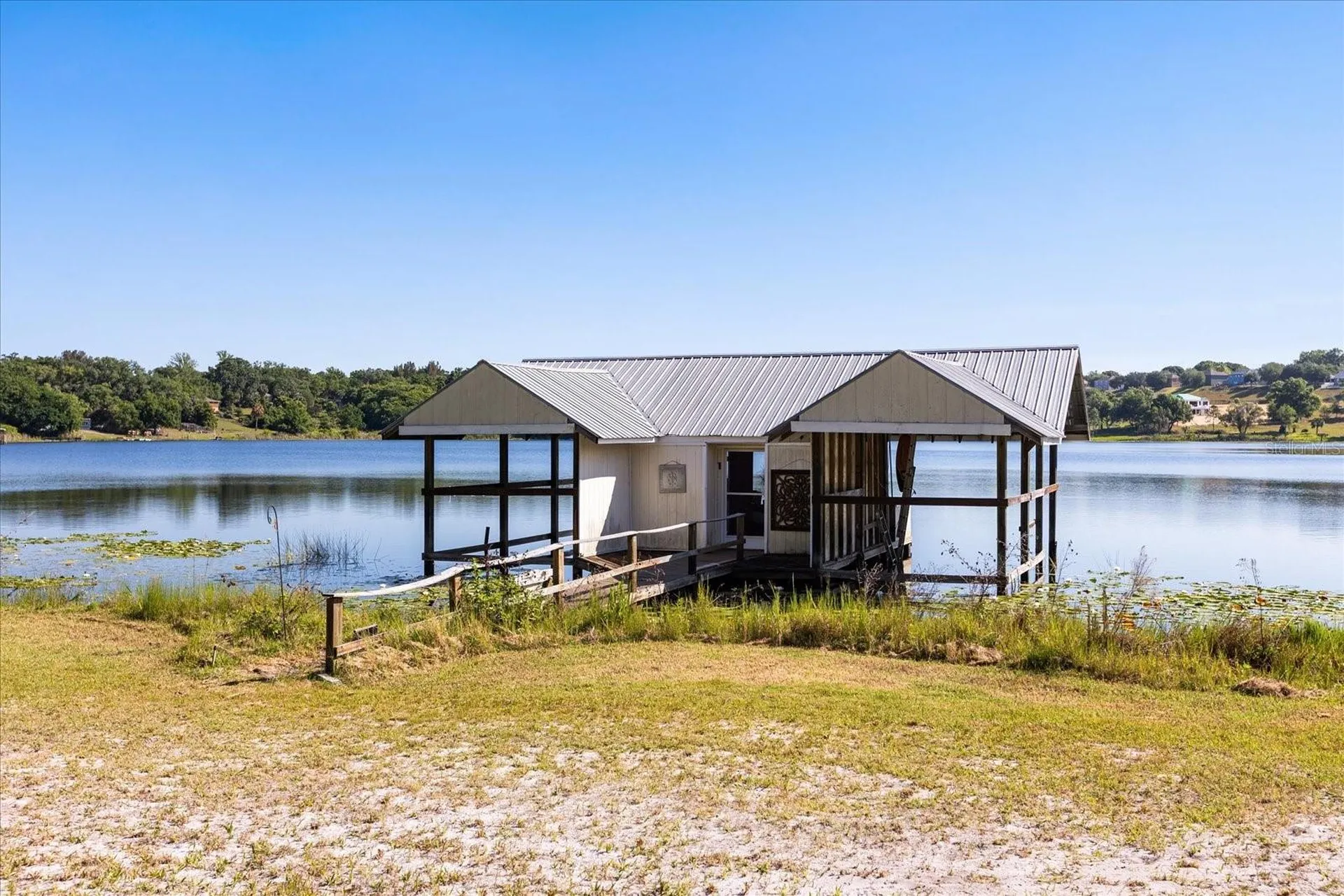 1505 E Crooked Lake Drive Eustis FL 32726