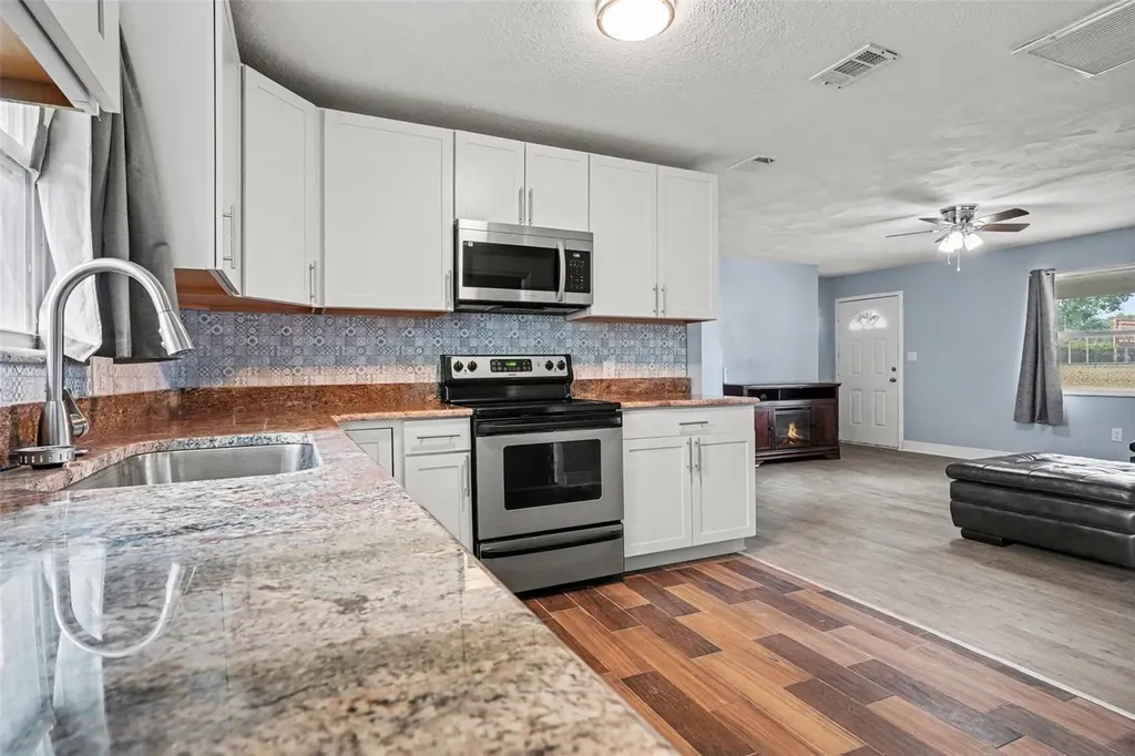 355 S Oak Avenue Frostproof FL 33843