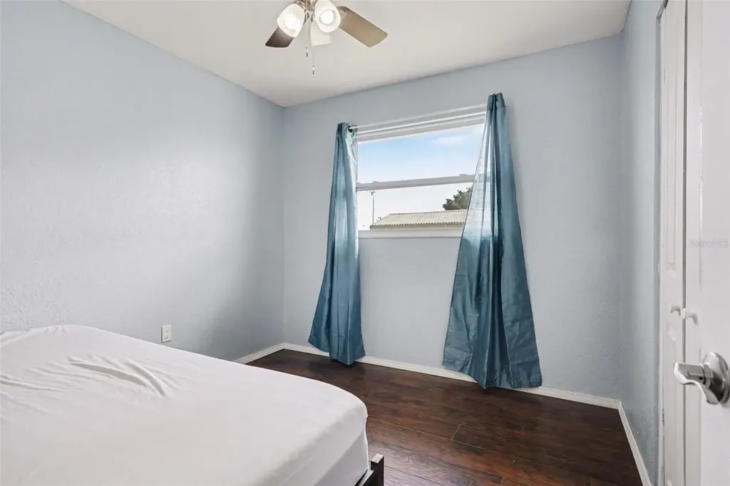 355 S Oak Avenue Frostproof FL 33843
