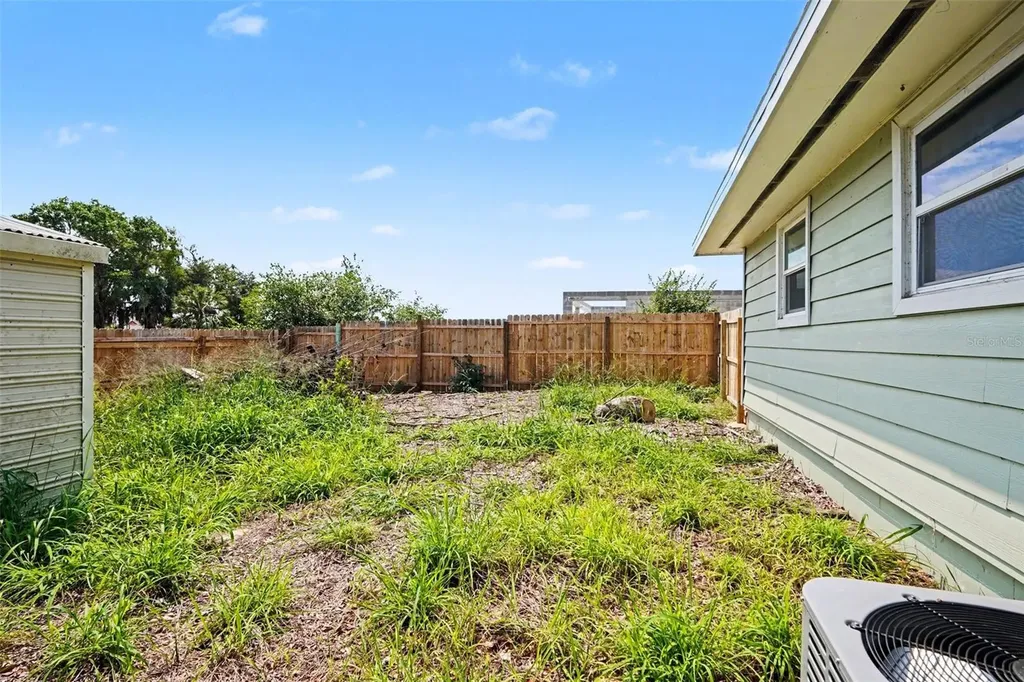 355 S Oak Avenue Frostproof FL 33843