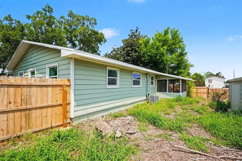 355 S Oak Avenue Frostproof FL 33843