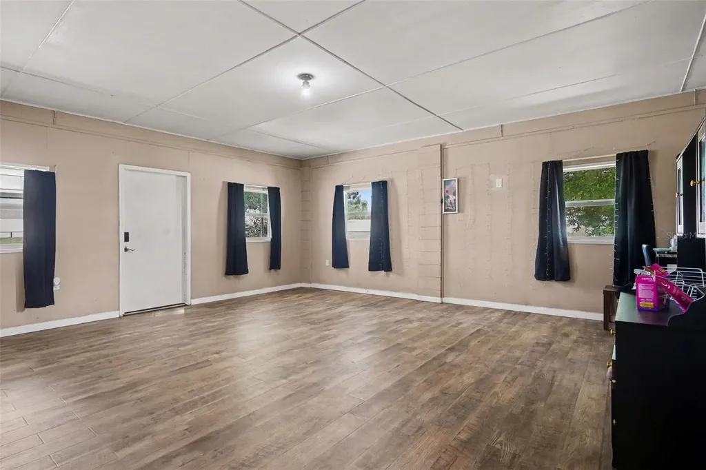 355 S Oak Avenue Frostproof FL 33843