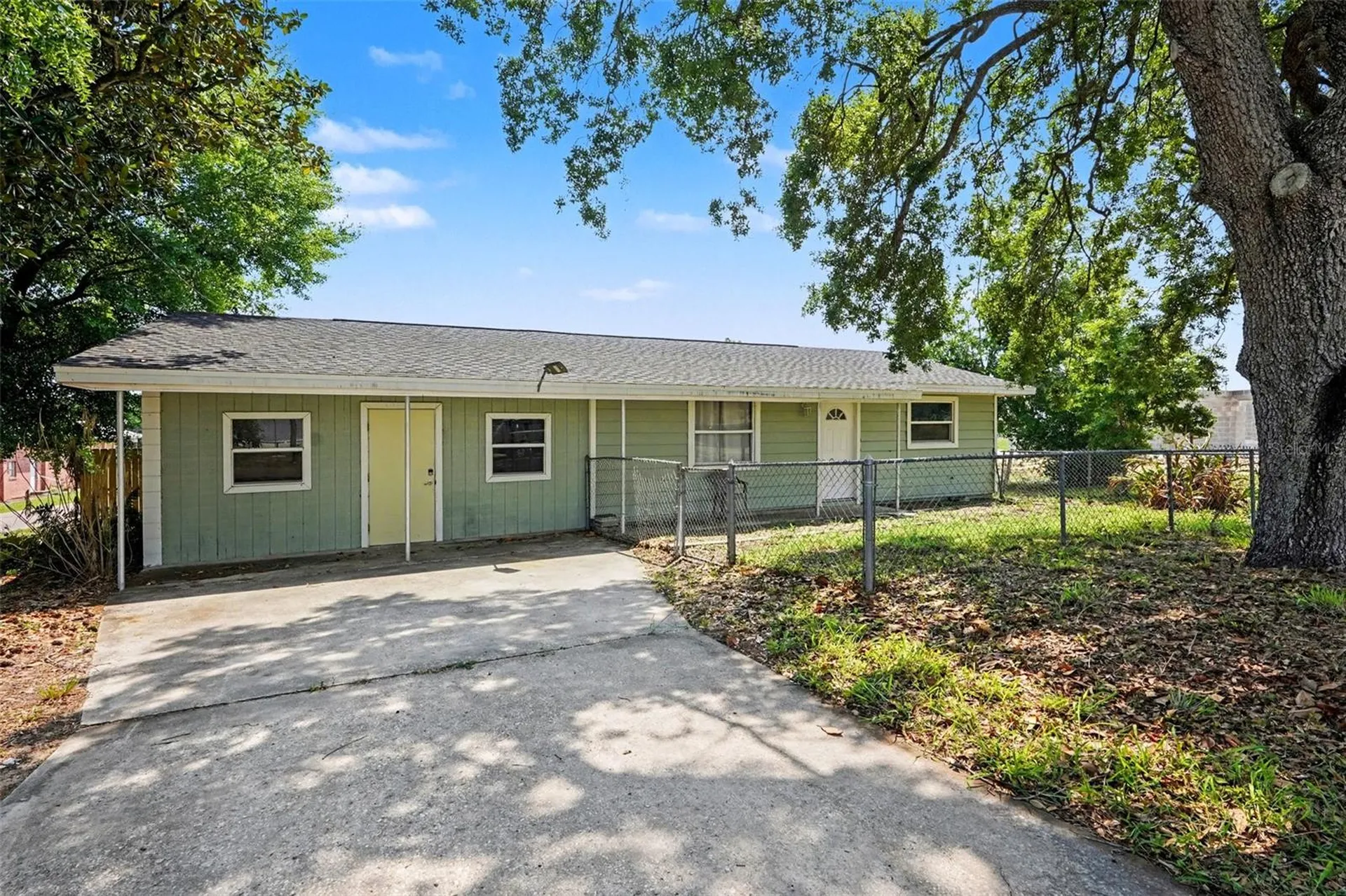 355 S Oak Avenue Frostproof FL 33843