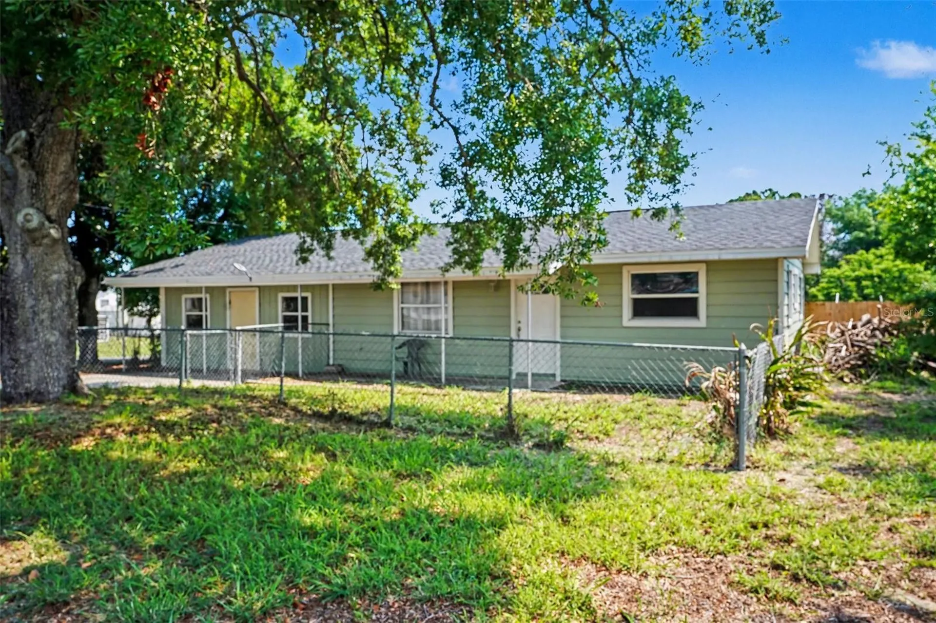 355 S Oak Avenue Frostproof FL 33843