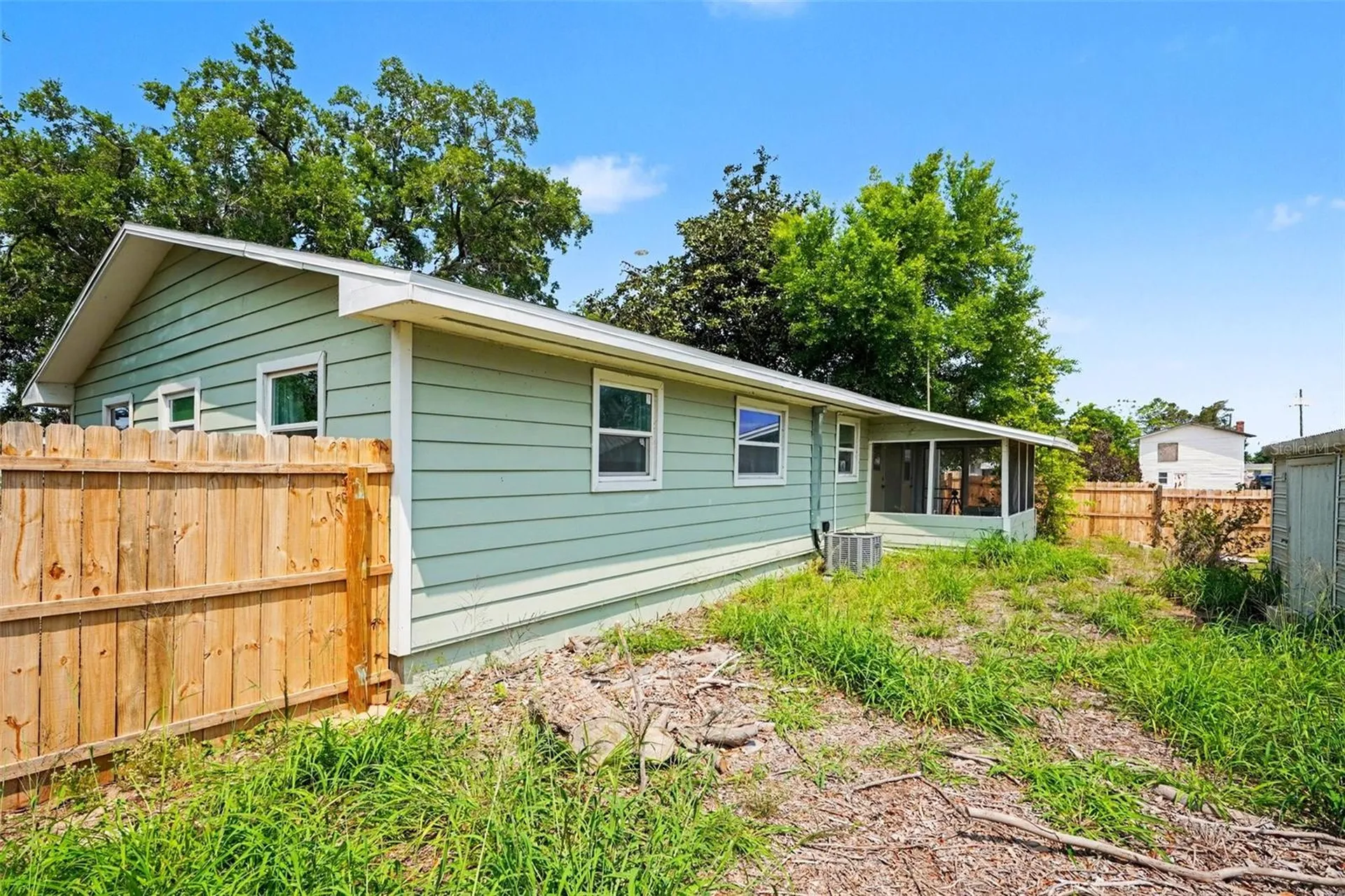 355 S Oak Avenue Frostproof FL 33843