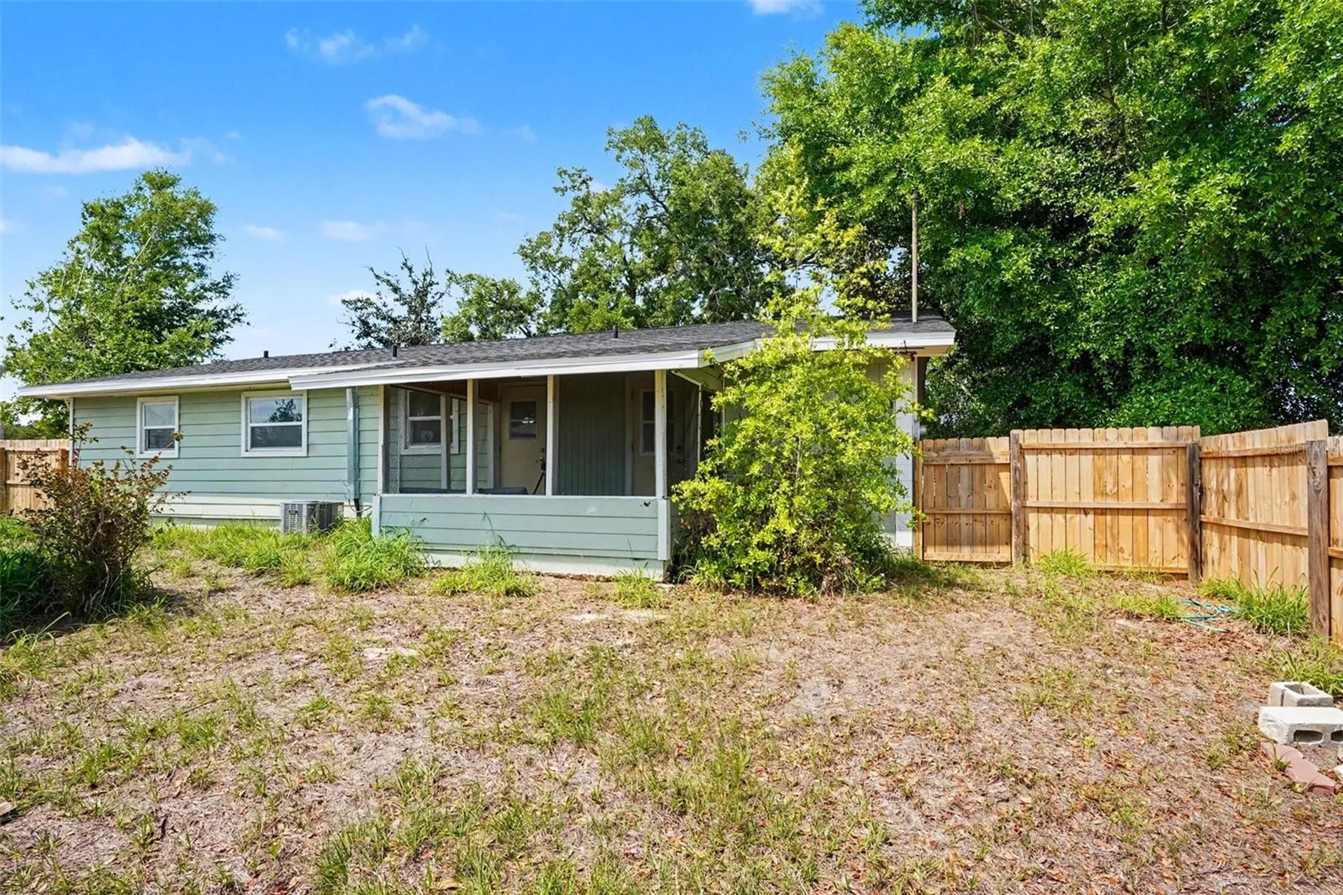 355 S Oak Avenue Frostproof FL 33843