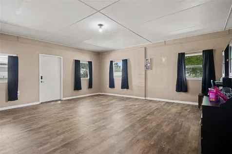 355 S Oak Avenue Frostproof FL 33843