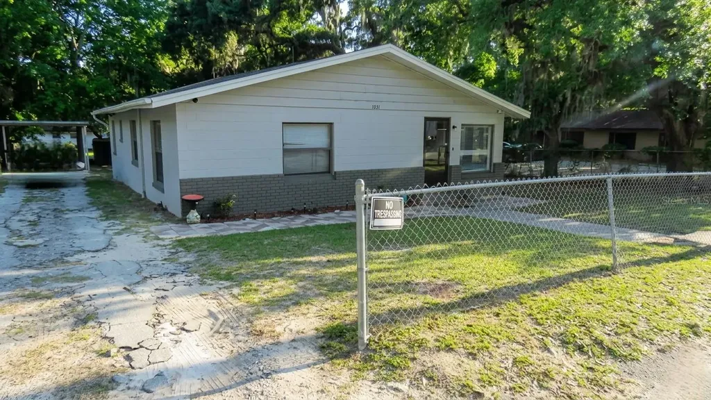 1021 Mcnamee Street Leesburg FL 34748