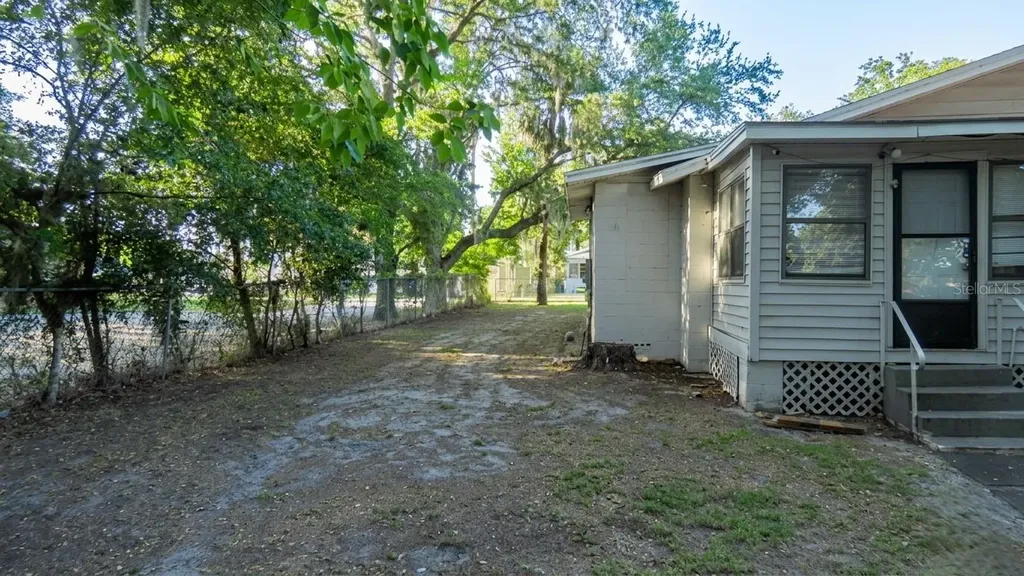 1021 Mcnamee Street Leesburg FL 34748