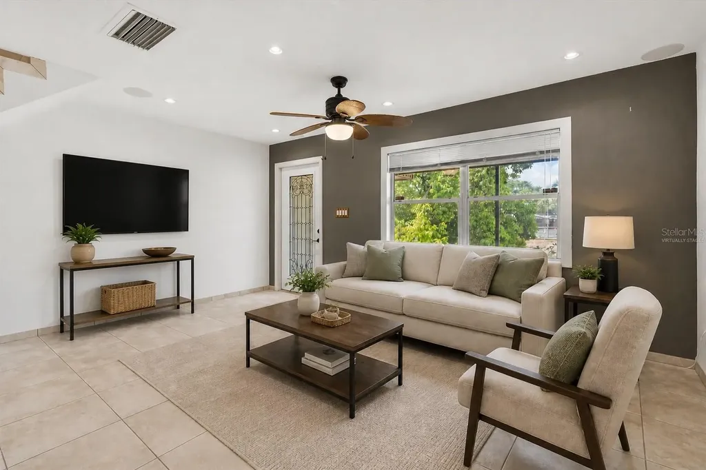 3202 Ramblewood Drive N Sarasota FL 34237