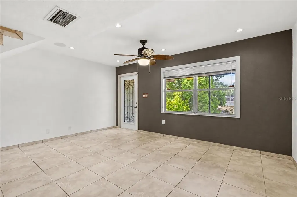 3202 Ramblewood Drive N Sarasota FL 34237
