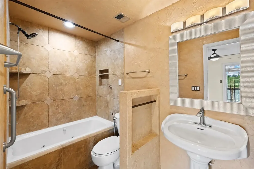 3202 Ramblewood Drive N Sarasota FL 34237