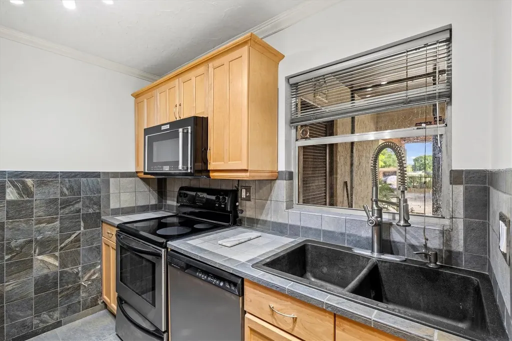 3202 Ramblewood Drive N Sarasota FL 34237