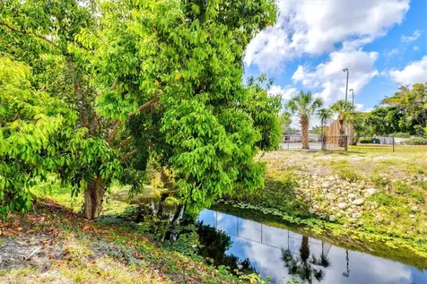 3202 Ramblewood Drive N Sarasota FL 34237