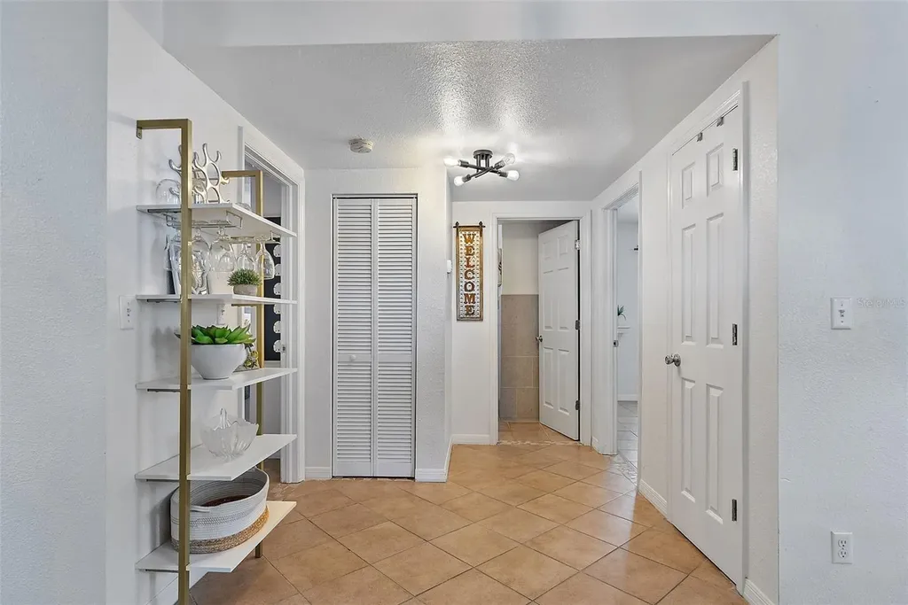 2810 2nd Avenue S St Petersburg FL 33712