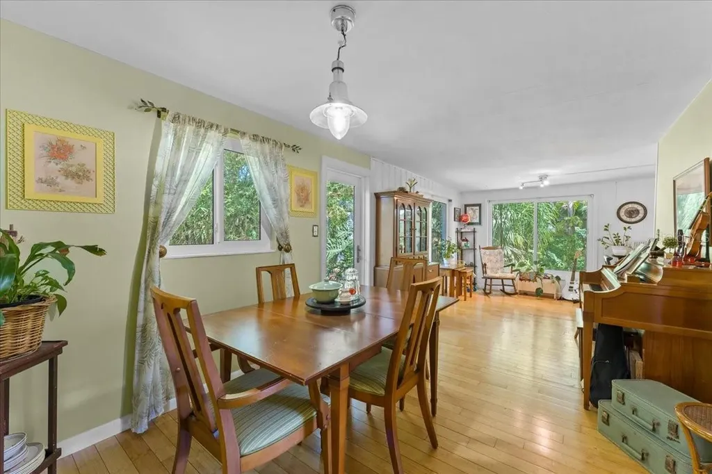 531 6th Street S Safety Harbor FL 34695