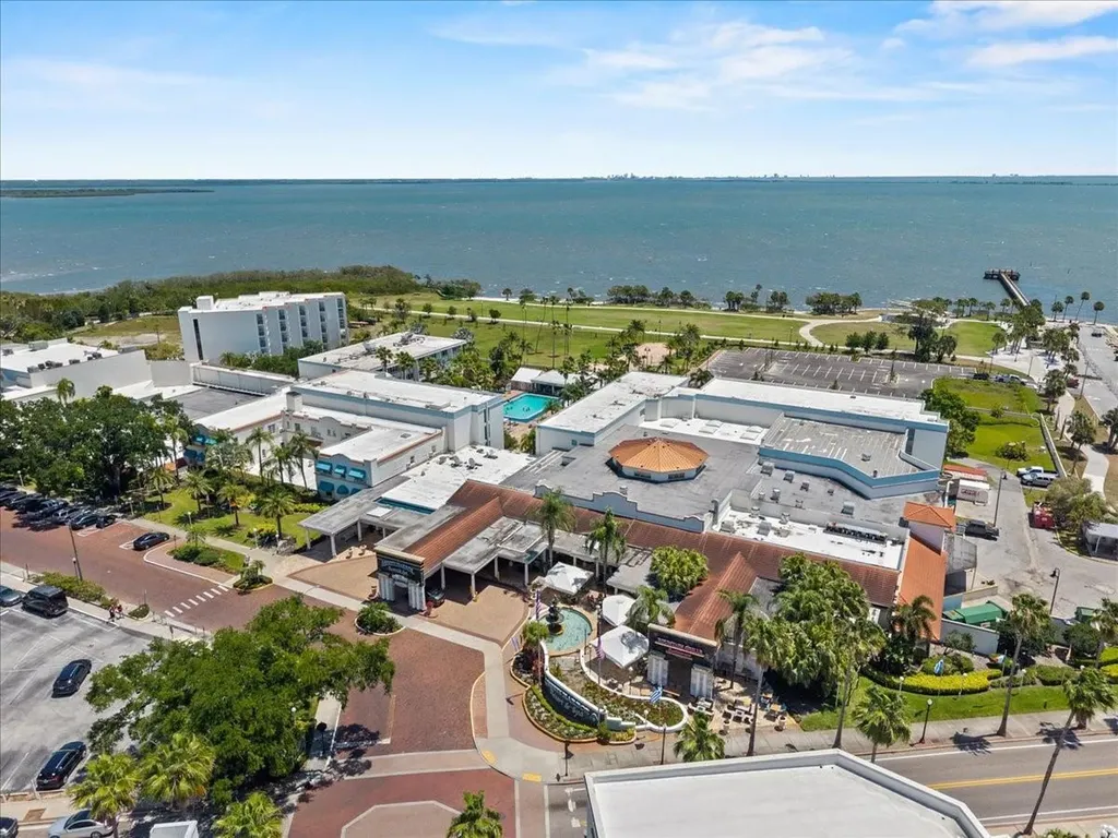 531 6th Street S Safety Harbor FL 34695