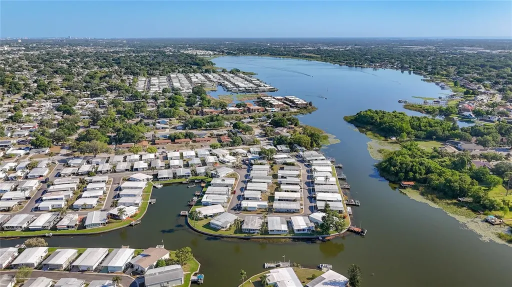 10178 N Lake Drive Largo FL 33773