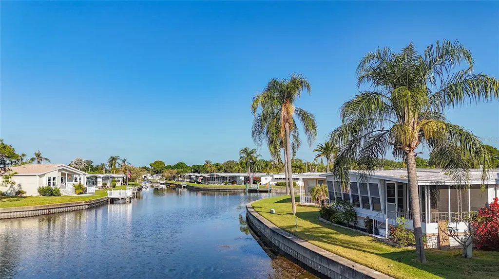 10178 N Lake Drive Largo FL 33773