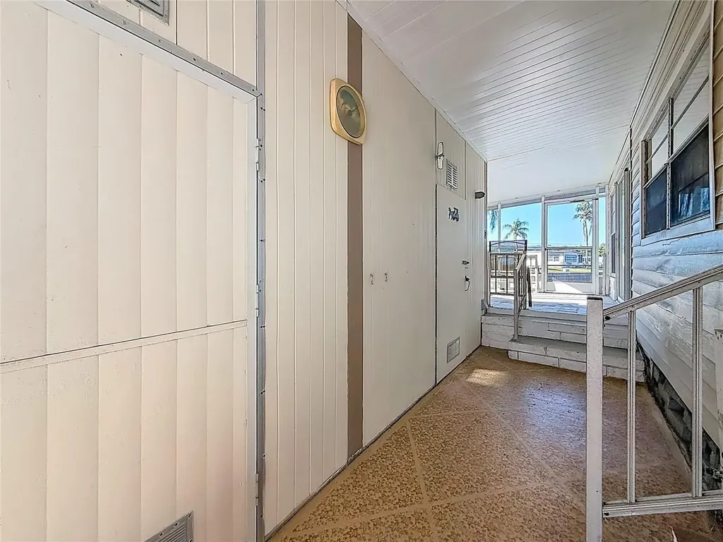 10178 N Lake Drive Largo FL 33773