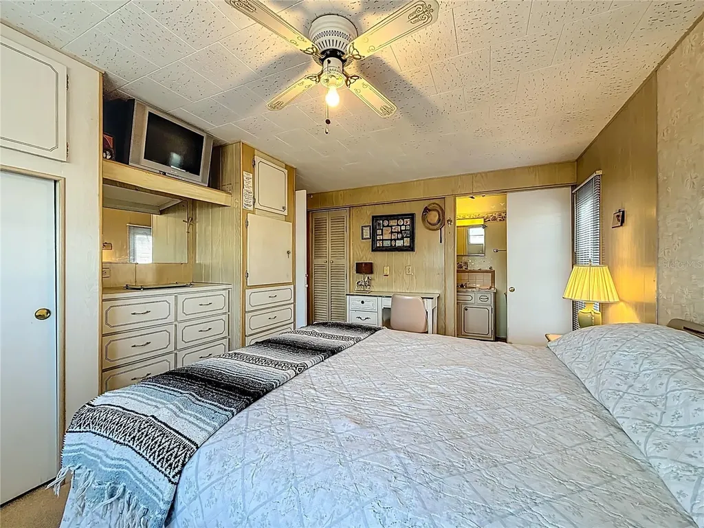 10178 N Lake Drive Largo FL 33773