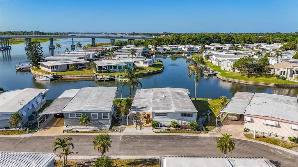 10178 N Lake Drive Largo FL 33773