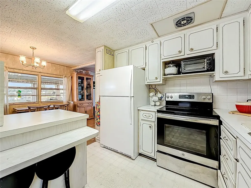 10178 N Lake Drive Largo FL 33773
