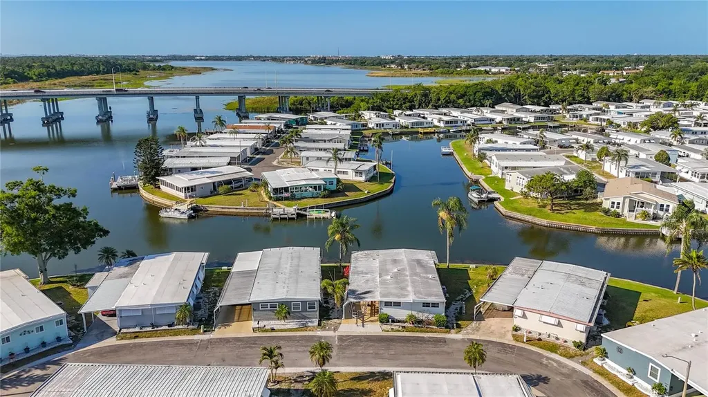 10178 N Lake Drive Largo FL 33773