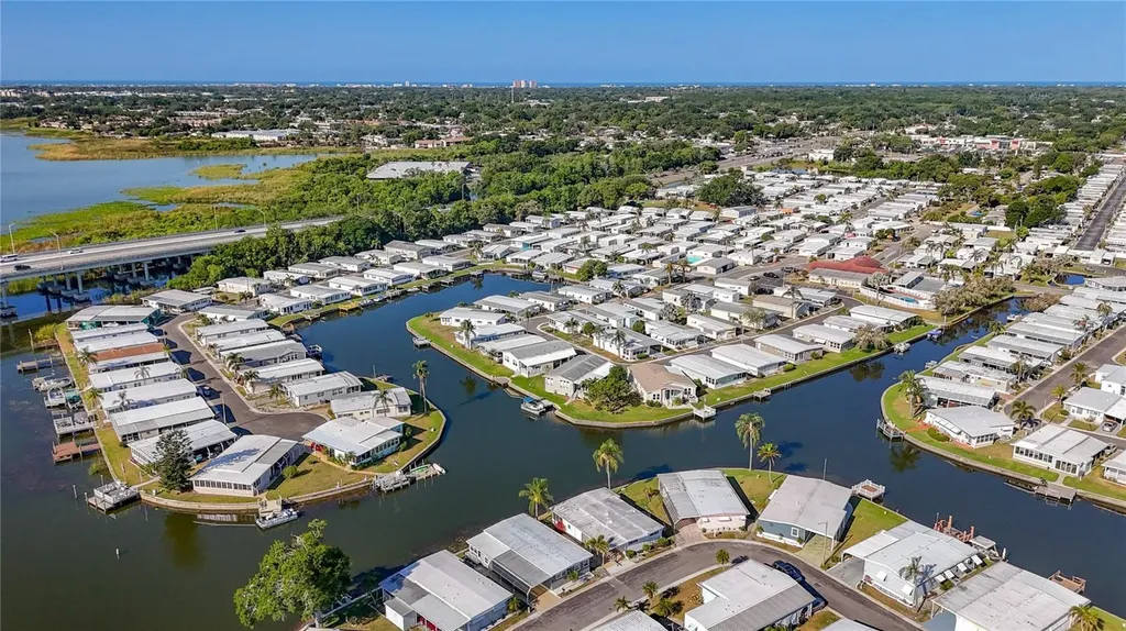 10178 N Lake Drive Largo FL 33773