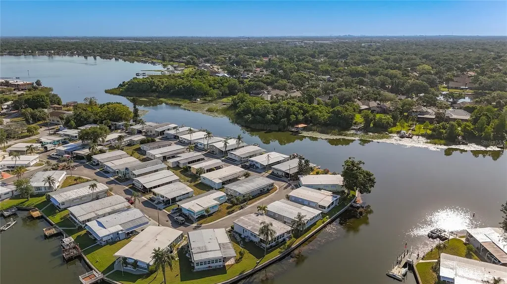 10178 N Lake Drive Largo FL 33773