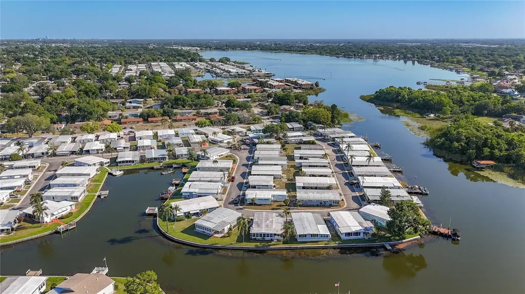 10178 N Lake Drive Largo FL 33773
