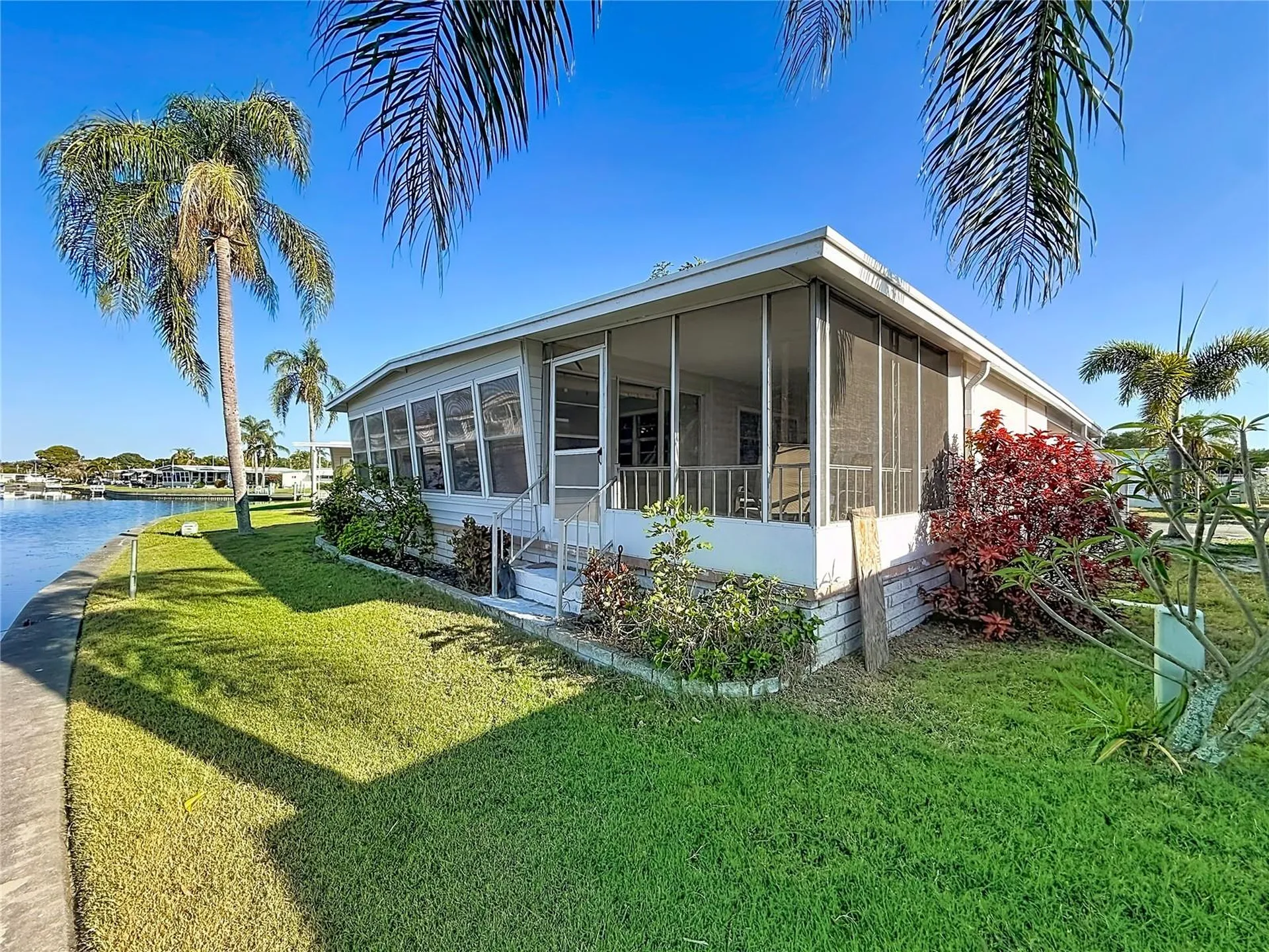 10178 N Lake Drive Largo FL 33773