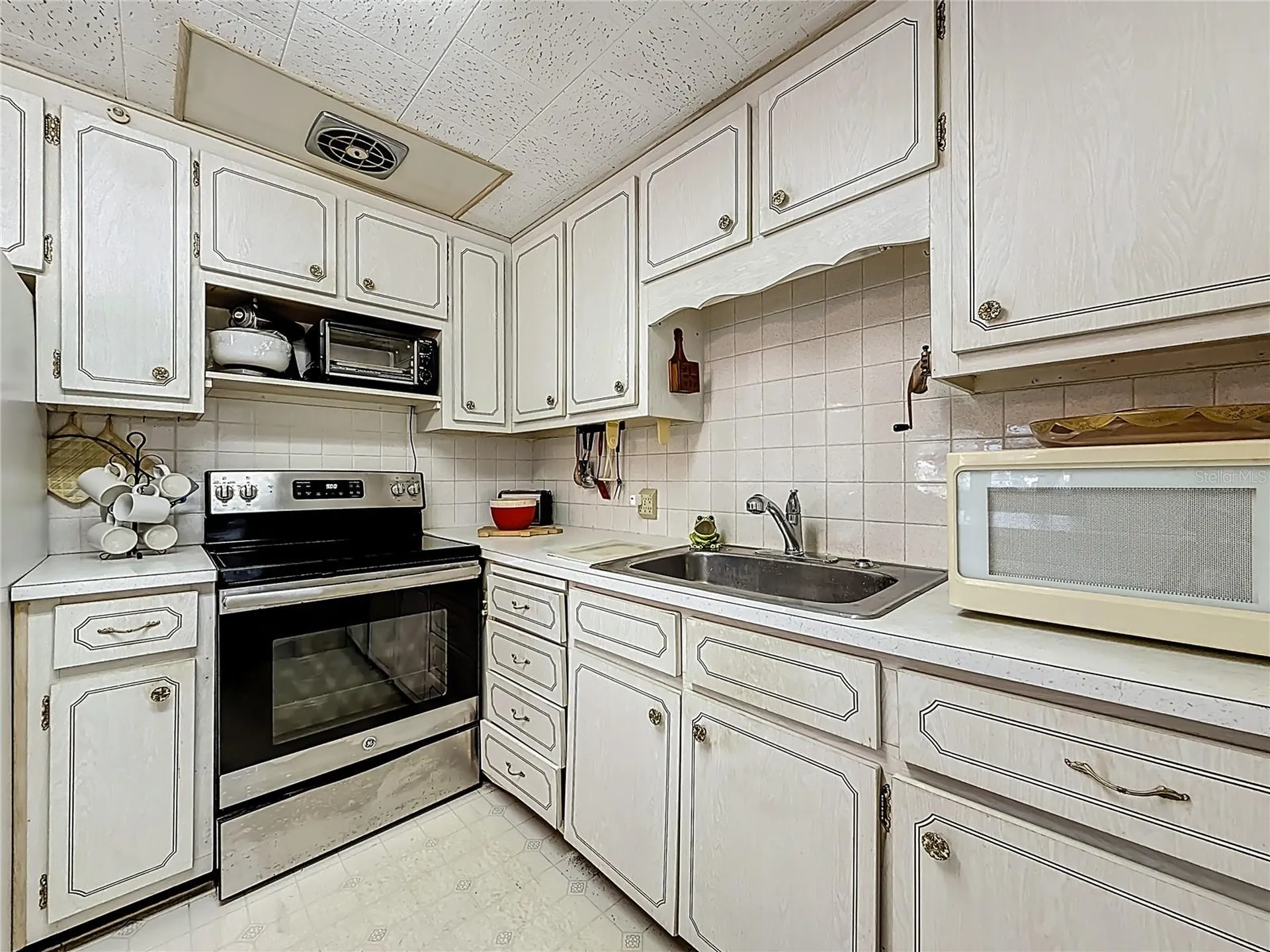 10178 N Lake Drive Largo FL 33773