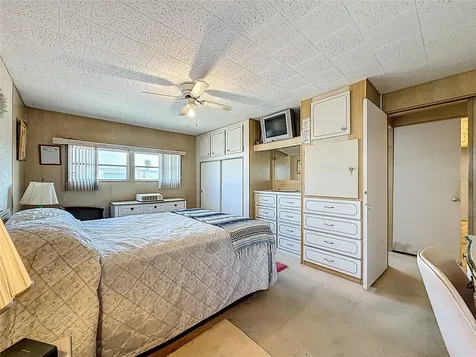 10178 N Lake Drive Largo FL 33773