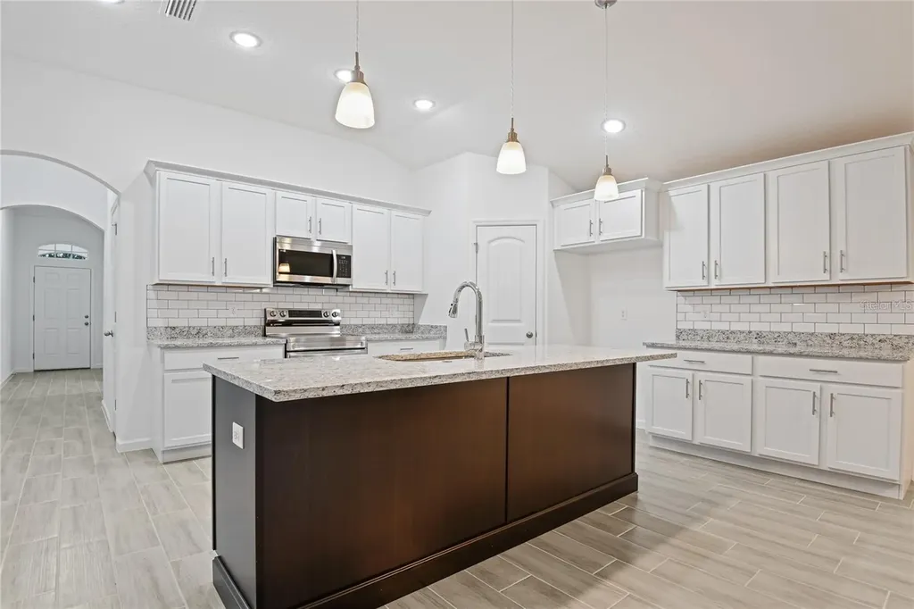 1409 Hillsborough Way Kissimmee FL 34759