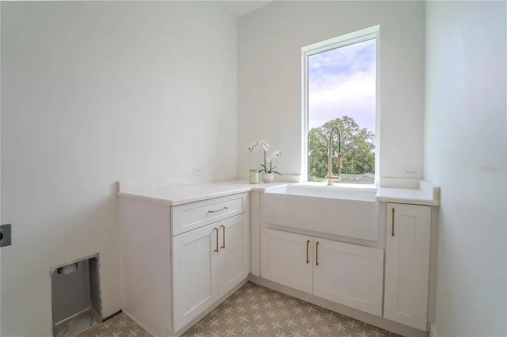 4414 W Lawn Avenue Tampa FL 33611